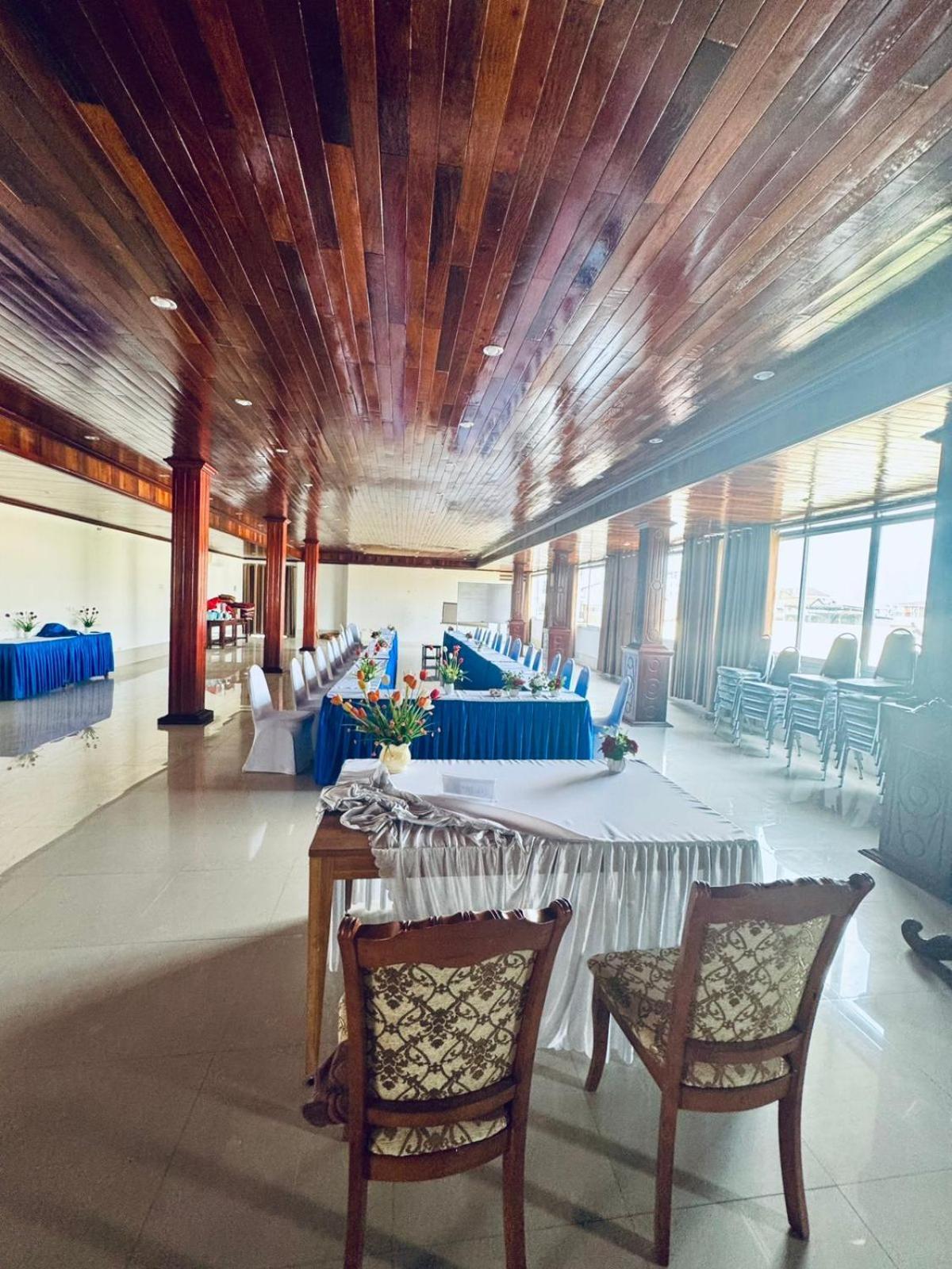 A P S Moutain View Hotel Vang Vieng Exterior foto