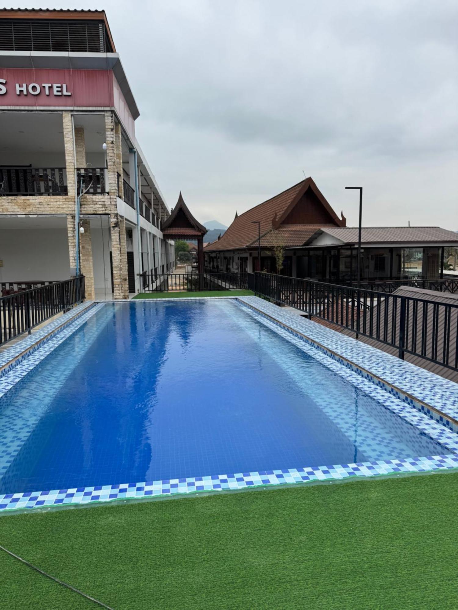 A P S Moutain View Hotel Vang Vieng Exterior foto